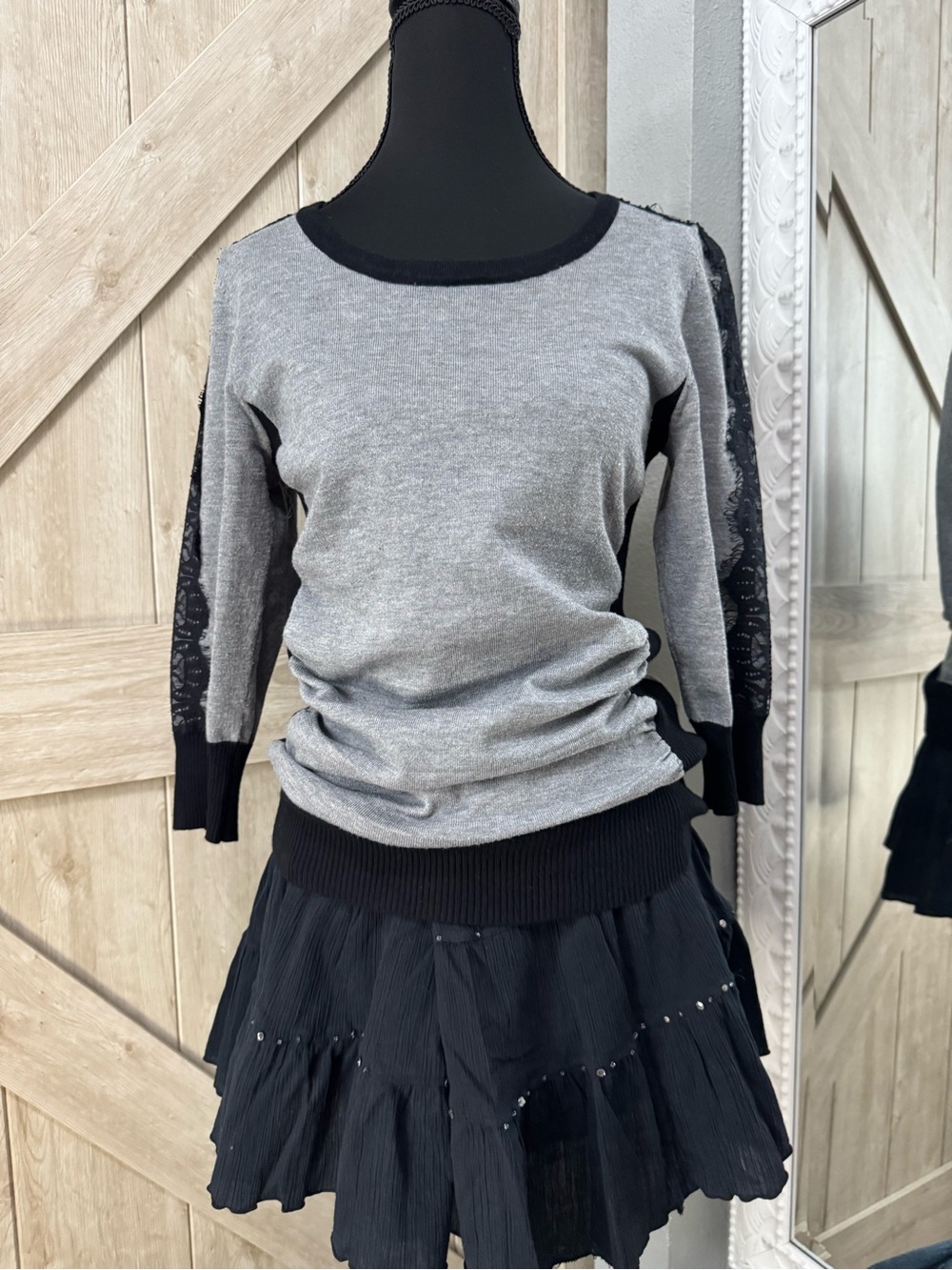 Gray and Black Women's Knit Sweater